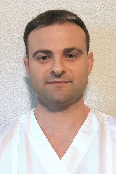 David Gerbac, Fachzahnarzt für Oralchirurgie bei der Zahnarztpraxis Zahnhaus